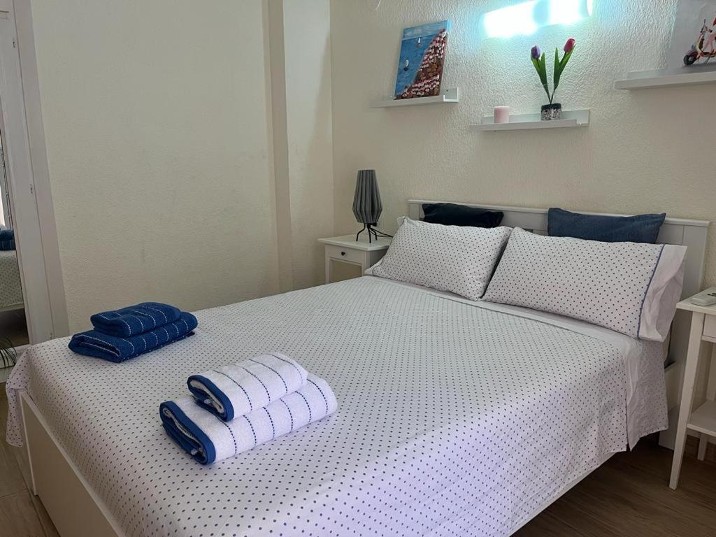 Apartamento 2 Dormitorios En Primera Linea De Playa San Cristobal Almunecar Luaran gambar